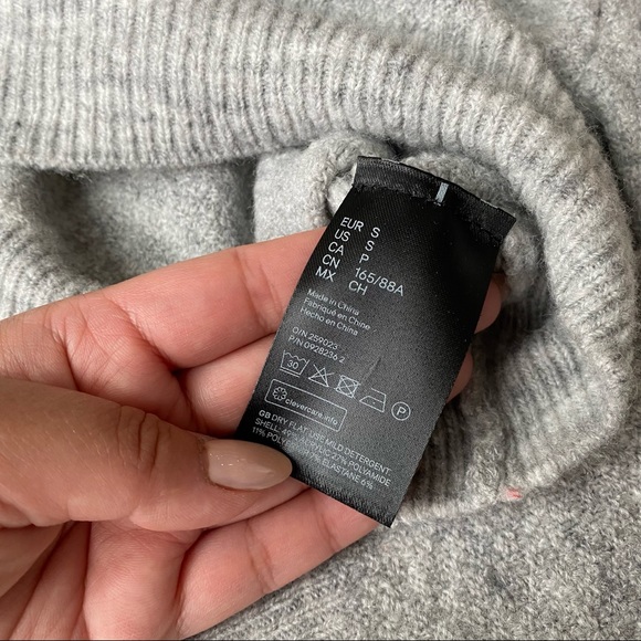 H&M sweater (small) - Picture 5 of 5